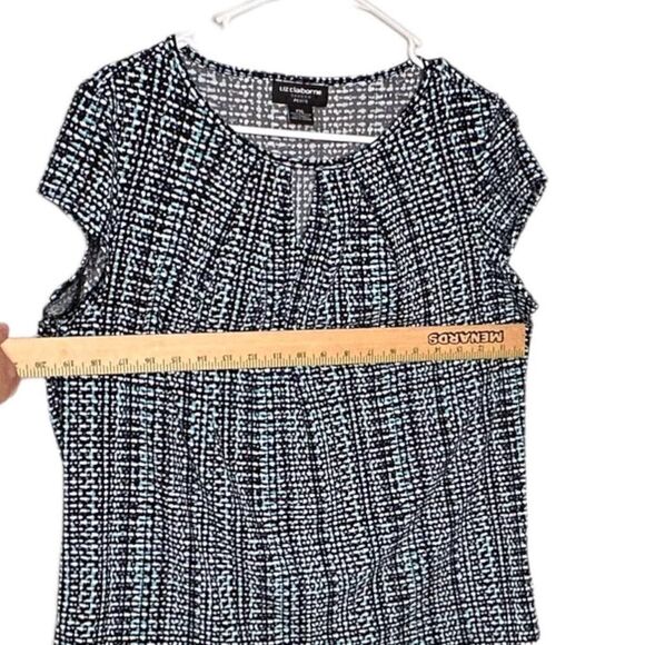 Liz Claiborne Career geometric blouse Women’s size PXL polyester/spandex blue bl - Picture 3 of 5
